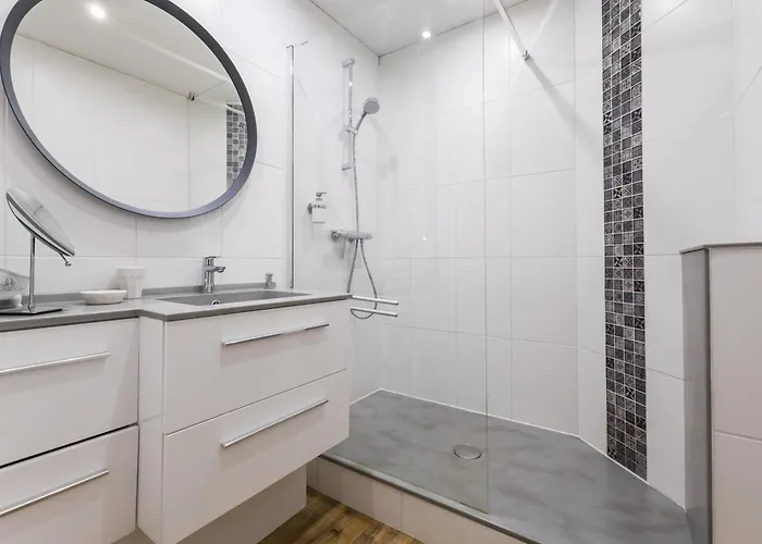 Industriel Proche De Grandlieu, Parking Privatif - Fr-1-306-1324 Ferienhaus *